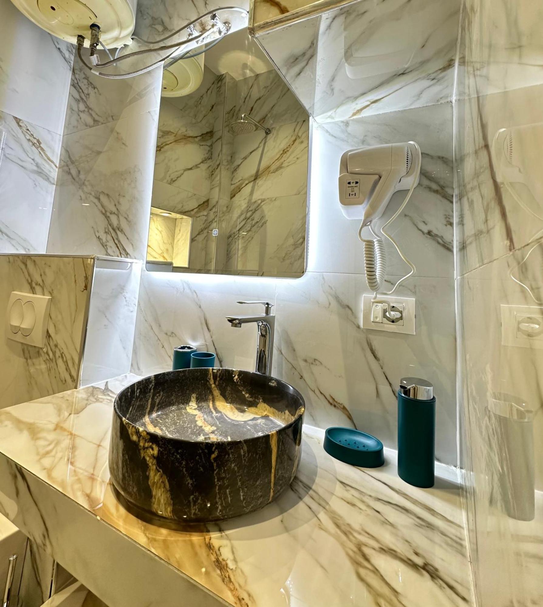 Troy Aparthotel Durrës Buitenkant foto