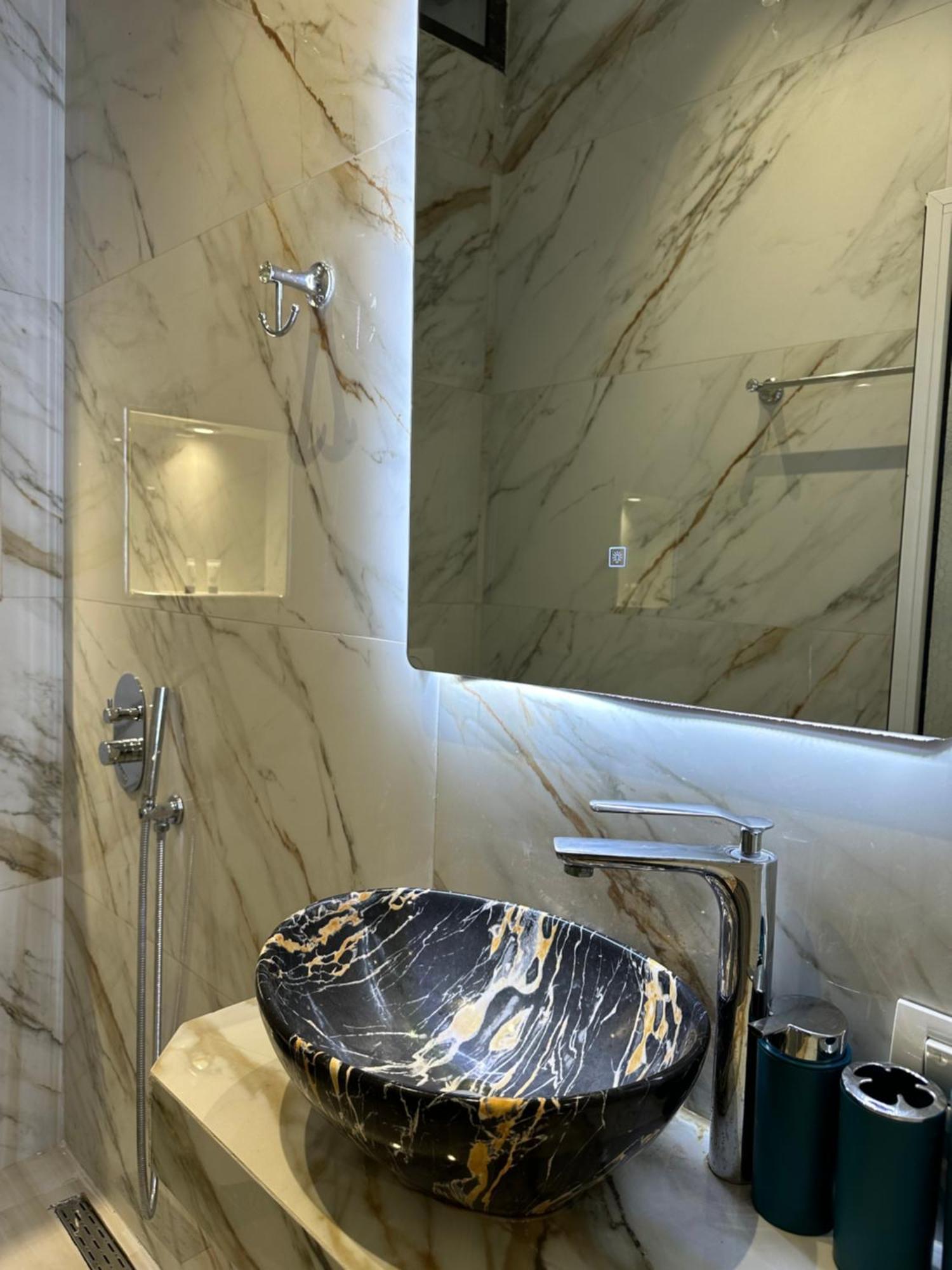 Troy Aparthotel Durrës Buitenkant foto