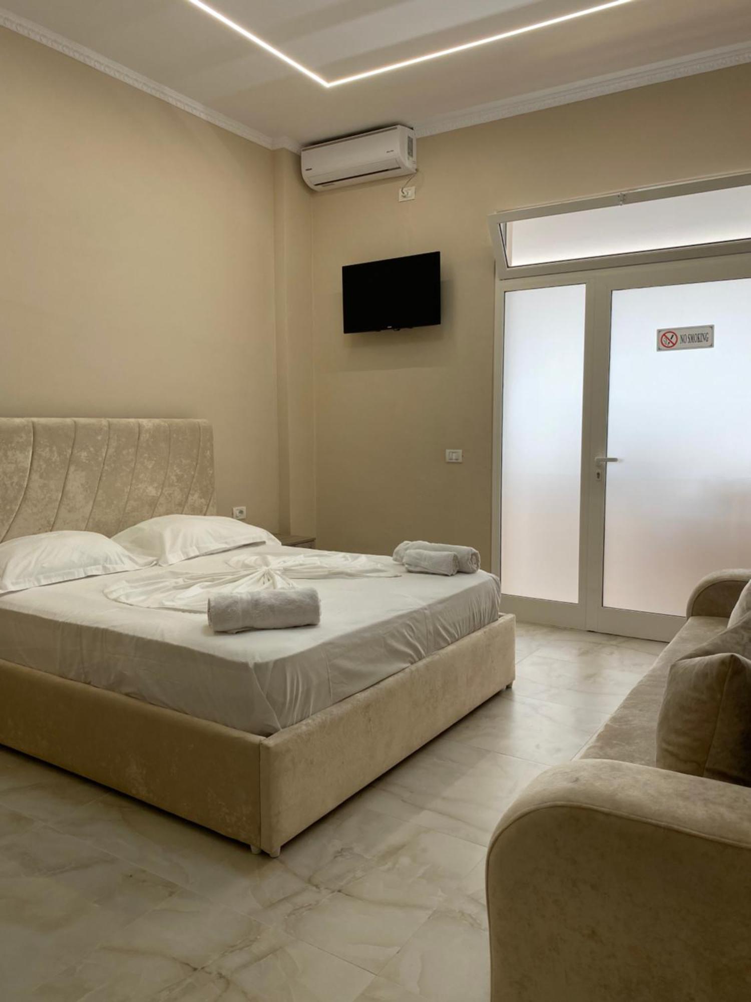 Troy Aparthotel Durrës Buitenkant foto