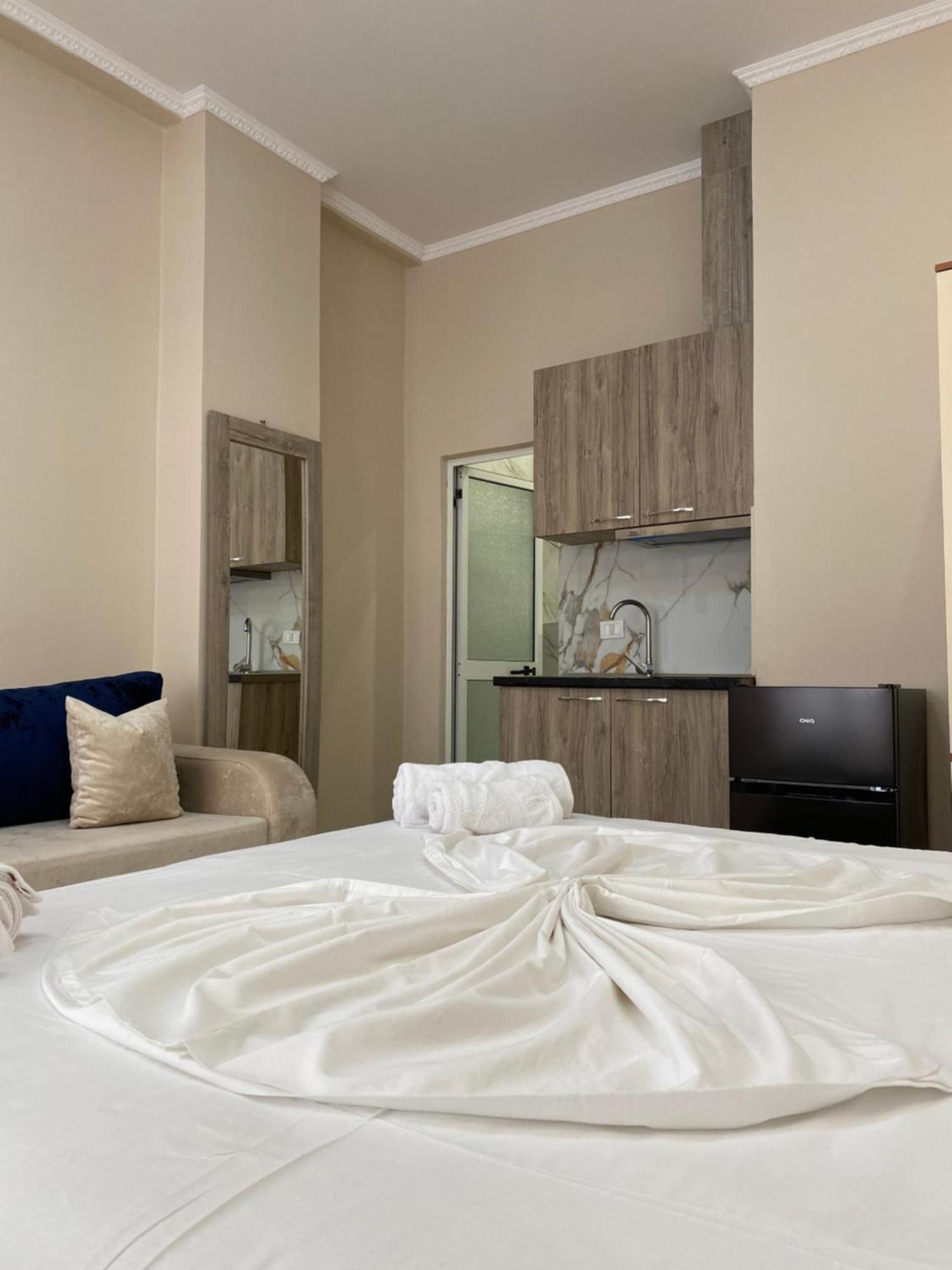 Troy Aparthotel Durrës Buitenkant foto
